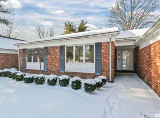 2 Turnberry Pl, Springfield, IL 62704