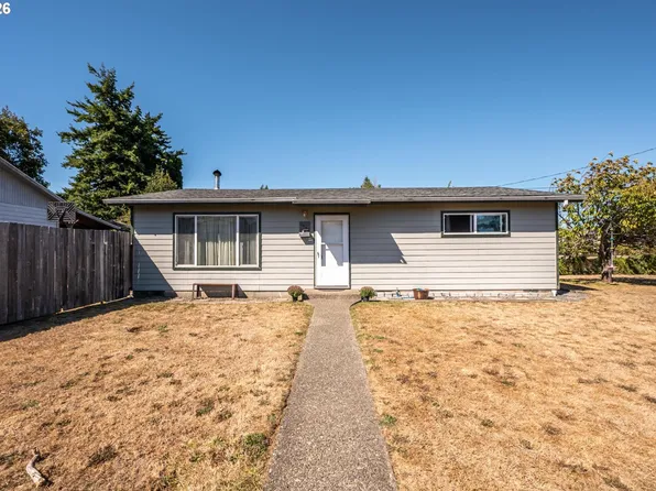 2496 Pacific Ave, North Bend, OR 97459