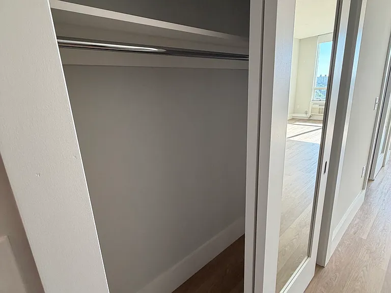 260 Coles St #1712 — Photo 4