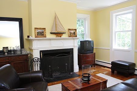 Cozt living room with fireplace