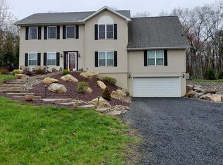 5120 Oakley Ct, Bushkill, PA