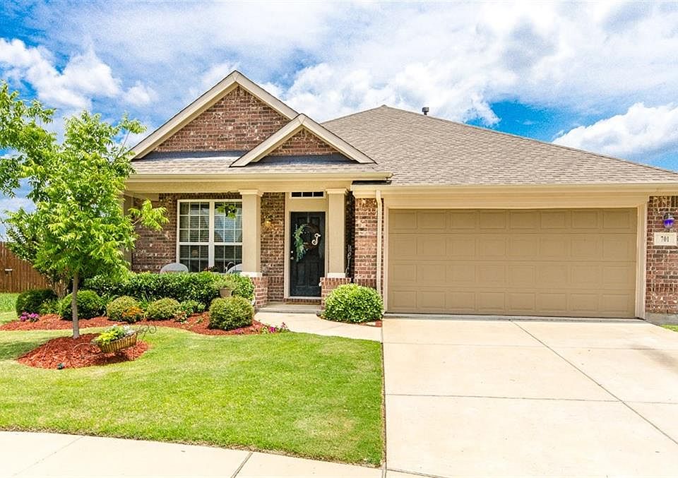 1st image of 701 Lovebird Ln