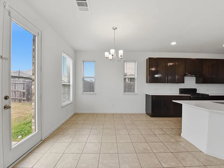 2518 Boxwood Park Ln — Photo 18