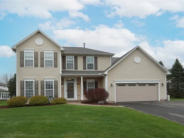 9124 Stratus Cir, Manlius, NY 13104