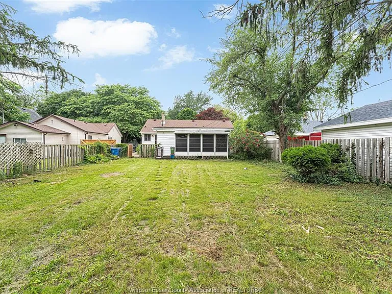 2032 Ford Blvd — Photo 8