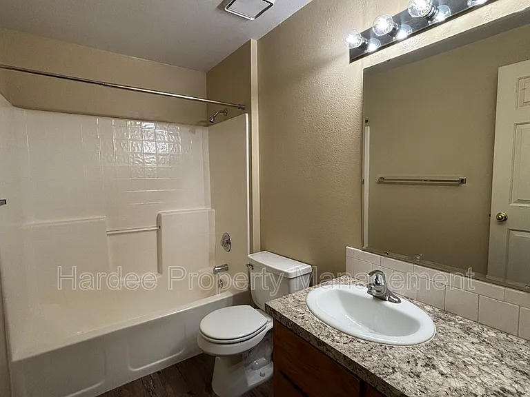 1602 W Highland St — Photo 18