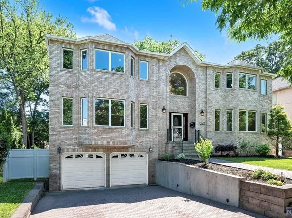 236 Hillside Ave, Paramus, NJ 07652