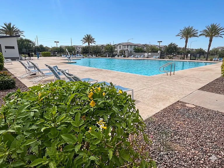 5737 W Getty Dr — Photo 40