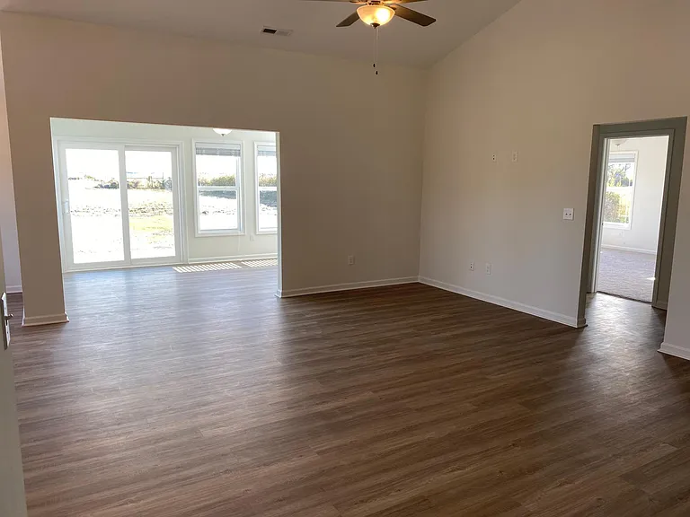 960 Country Club Rd — Photo 17