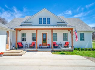 6122 Hartland Rd, Fenton, MI 48430