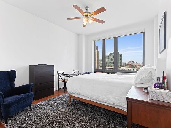 3rd image of 5-49 Borden Ave #12J