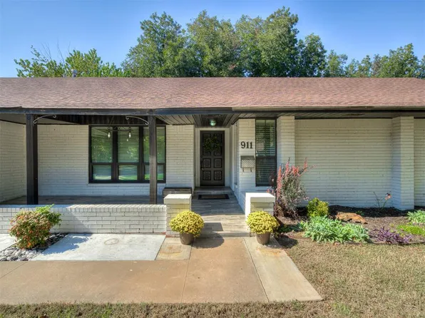 911 Rosebrier Ct, Guthrie, OK 73044