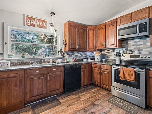 5th image of 11381 Timberland Ct S