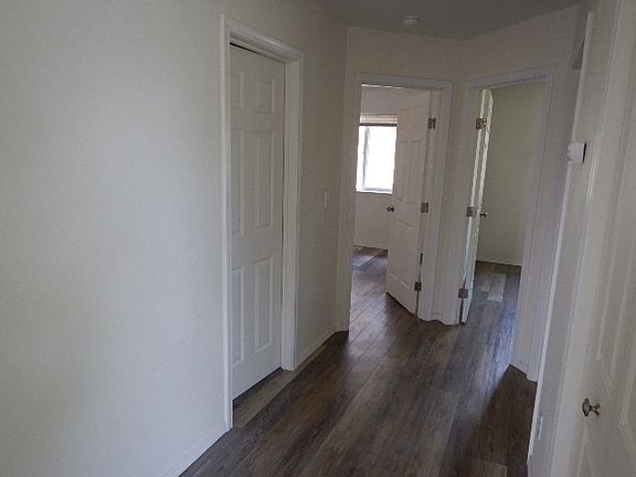 5th image of 609 Grant Ln SW #A