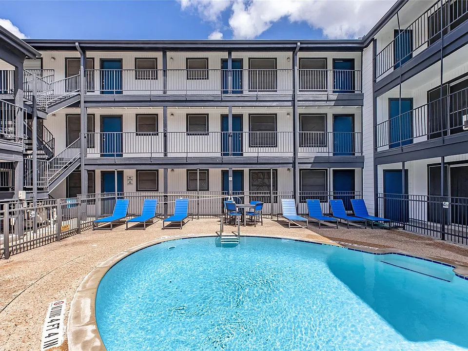 6010 N Lamar Blvd #106