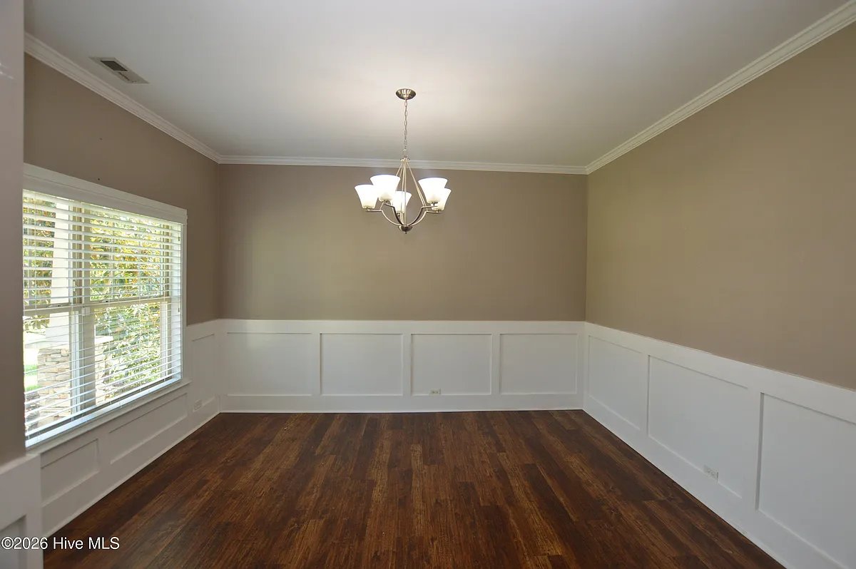 Building Photo - 304 Vilas Way S