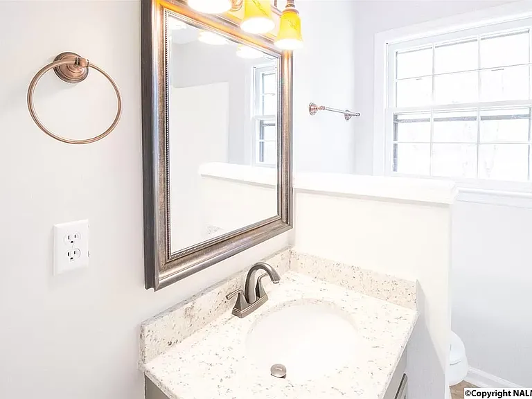117 Betty Garrett Dr — Photo 3