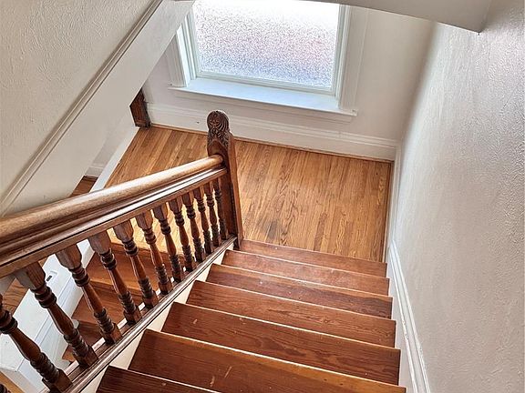 5th image of 114 E 2nd Avenue