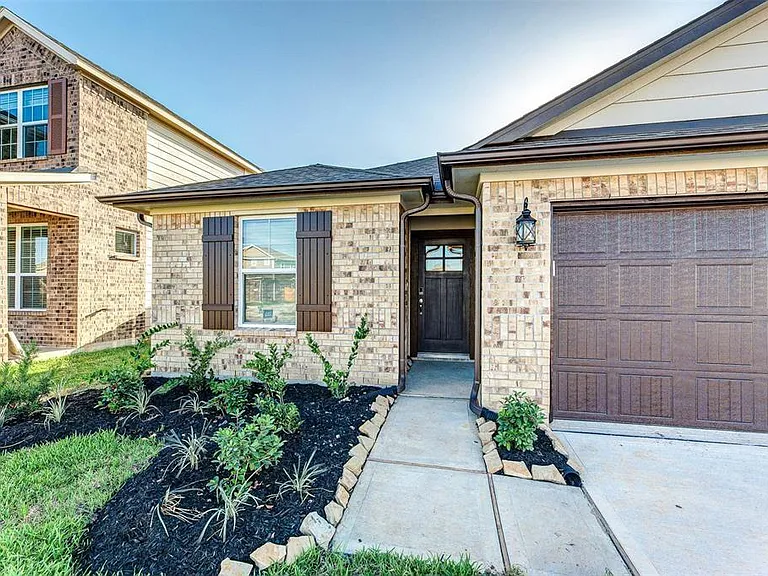 7214 Toluca Dr — Photo 3