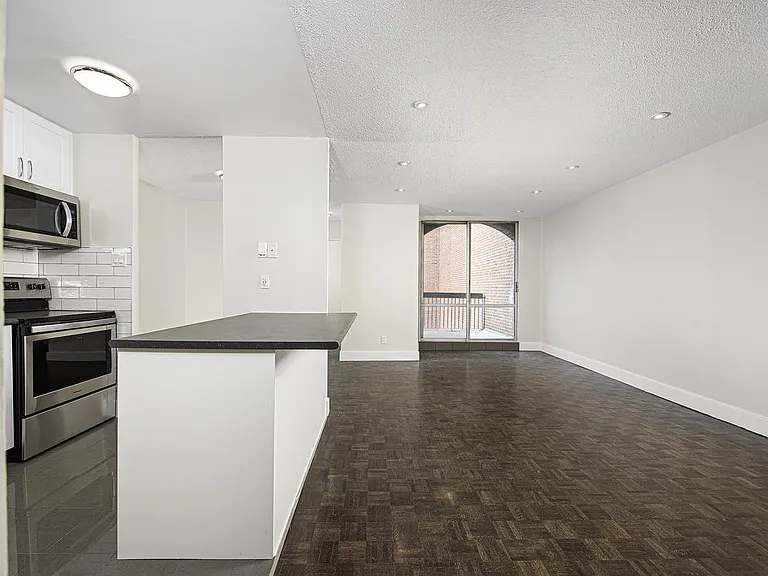 7280 Darcel Ave — Photo 20