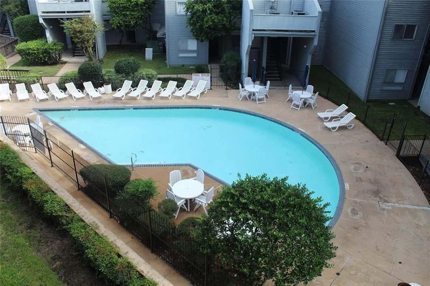 2 bed, 902 sqft, $1,525 — Photo 4