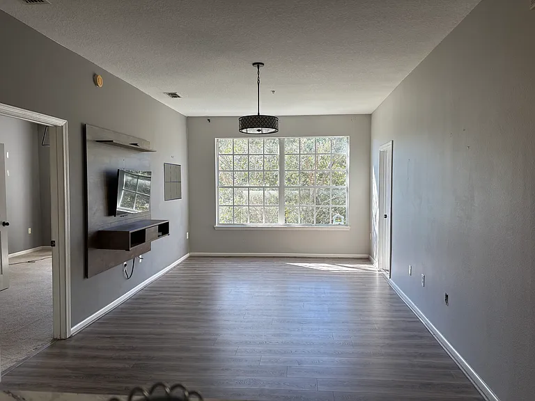 10550 Baymeadows Rd — Photo 11