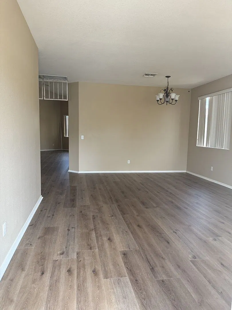 4 Bedroom In Crismon Creek In East Mesa! — Photo 2