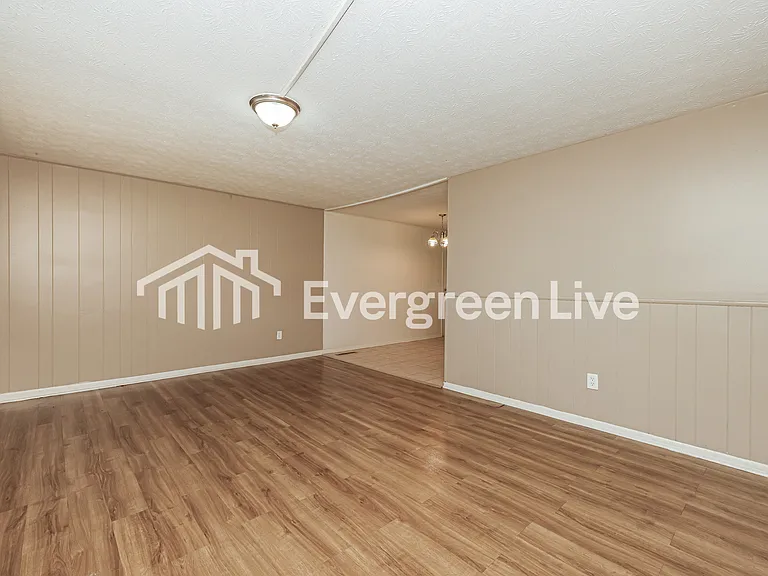 5638 Brandt Pike — Photo 4