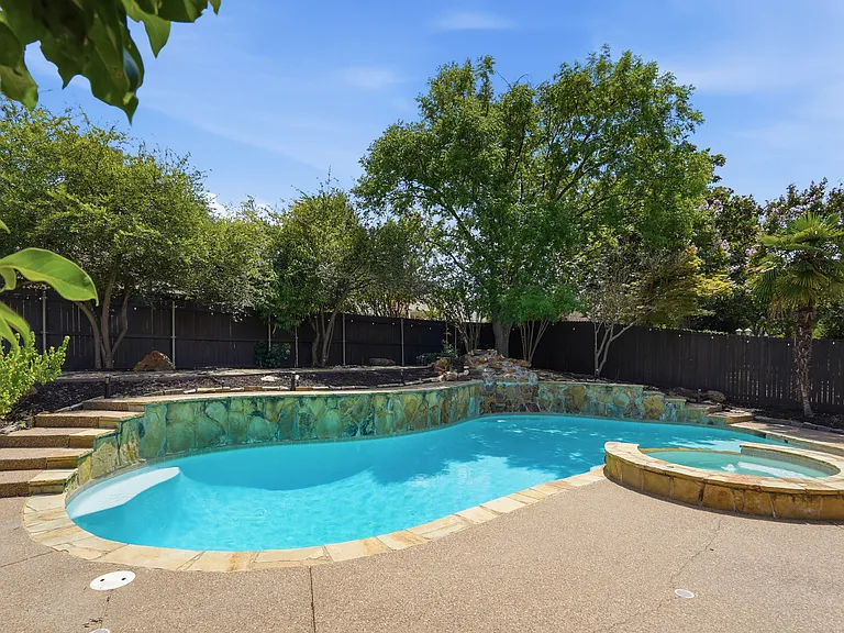 2221 Danielle Dr — Photo 38