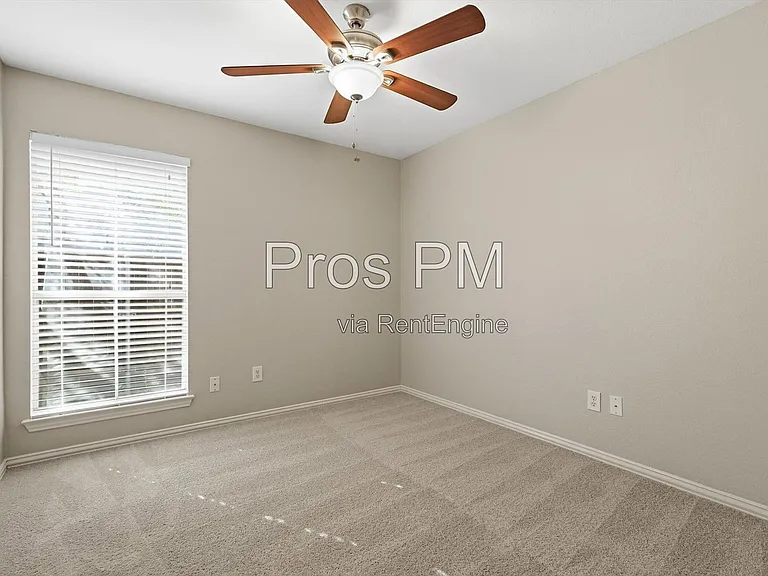 2921 Meadow Glen Dr — Photo 28