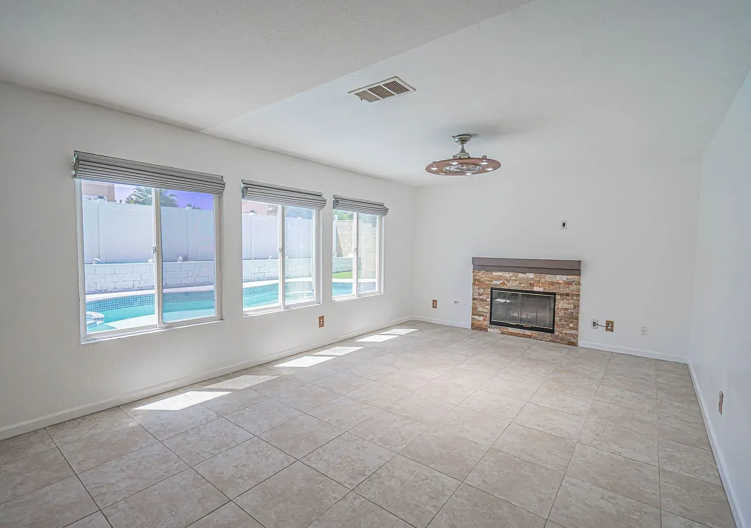 4 bed, 2046 sqft, $3,800 — Photo 4