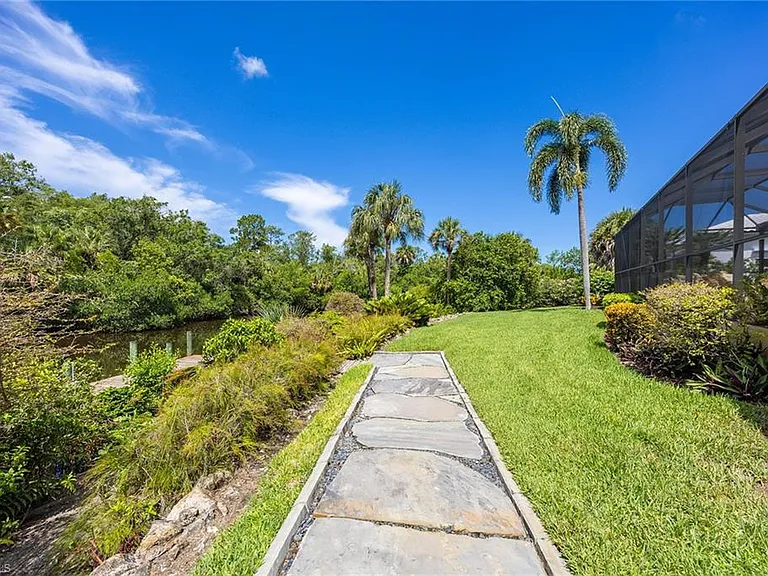 25820 Creekbend Dr — Photo 33
