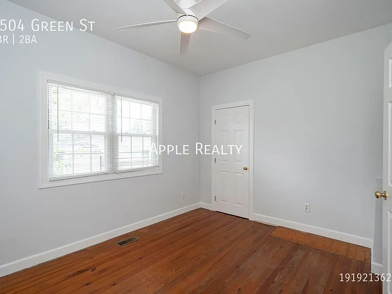 2504 Green St — Photo 10