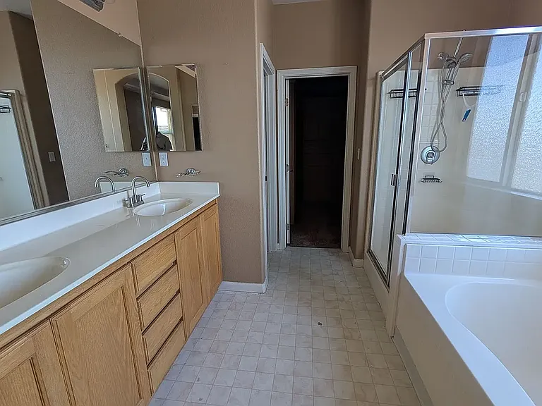 108 Lone Oak Ct — Photo 6