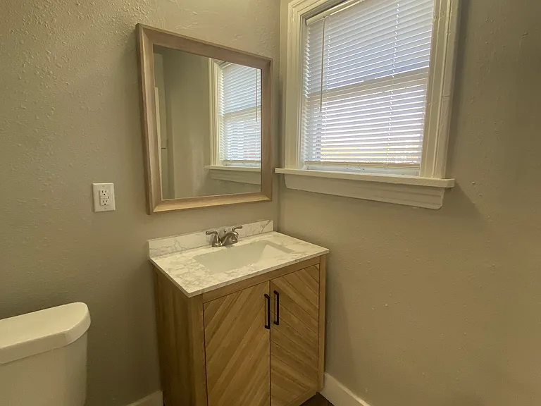 1130 N Ellison Ave — Photo 11