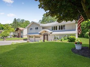 14 Harbor Dr, Lake Hopatcong, NJ 07849