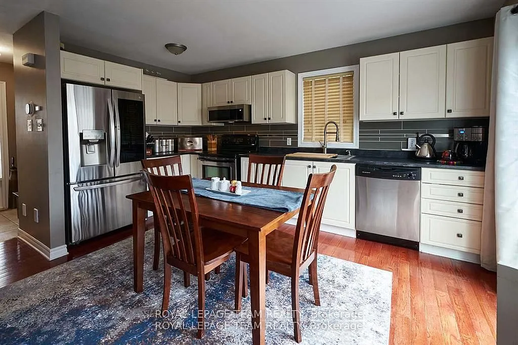 3 bed, $2,950 — Photo 3