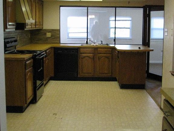 5th image of 6517 Burrows Ct