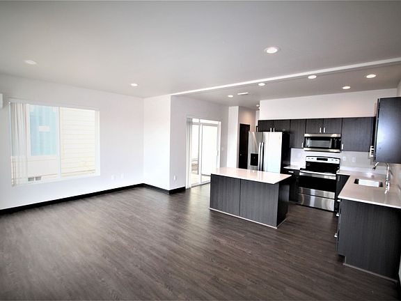 4th image of 903 Greenfield Dr #0