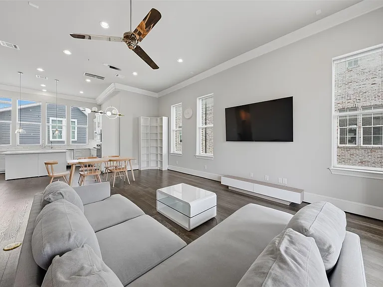 8612 Emnora Ln — Photo 19