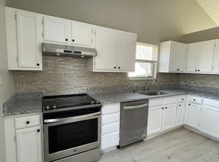 9075 Ellersly Dr, Lewis Center, OH