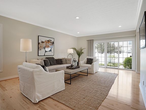 3rd image of 8086 Griswold Dr