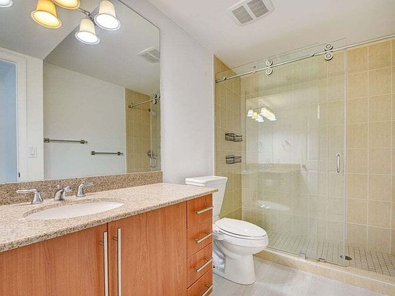 4th image of 610 Clematis St #1-130-1
