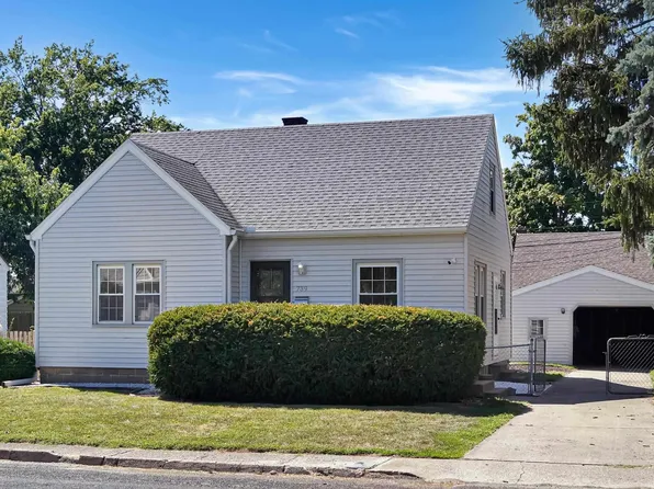 739 N Saint Anthony Pl, West Peoria, IL 61604