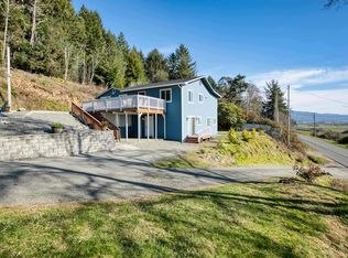 11917 Ocean View Dr, Smith River, CA 95567