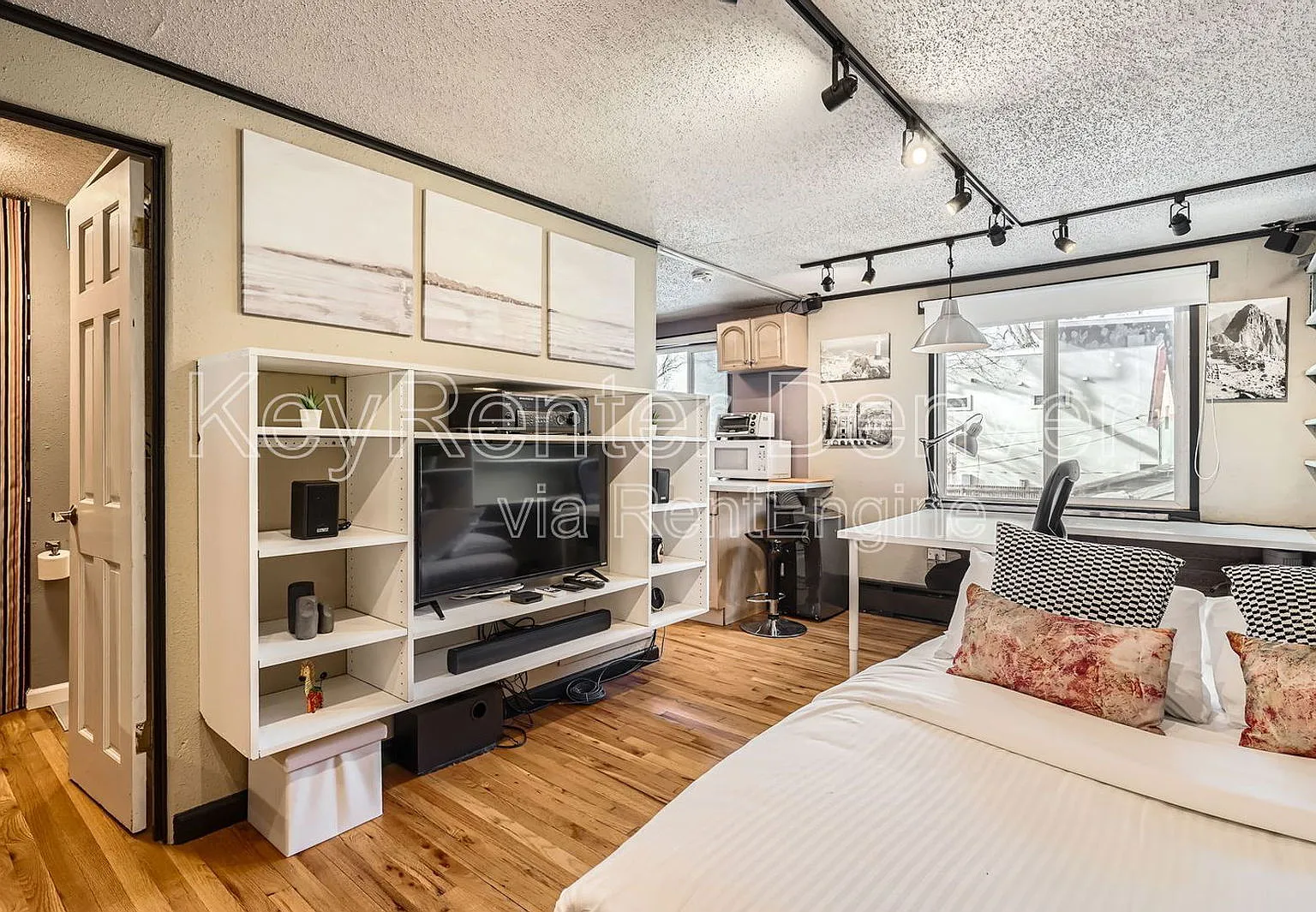 Studio, 1.0 bath, 400 sqft, $1,200 — Photo 4
