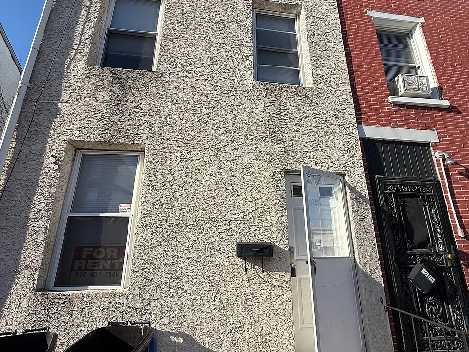 1069 Powell St