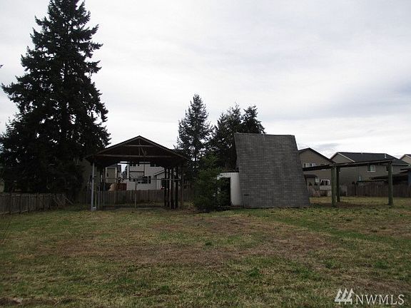 3rd image of 16612 27th Ave E