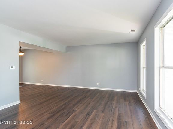 4th image of 916 Hyde Park Ln