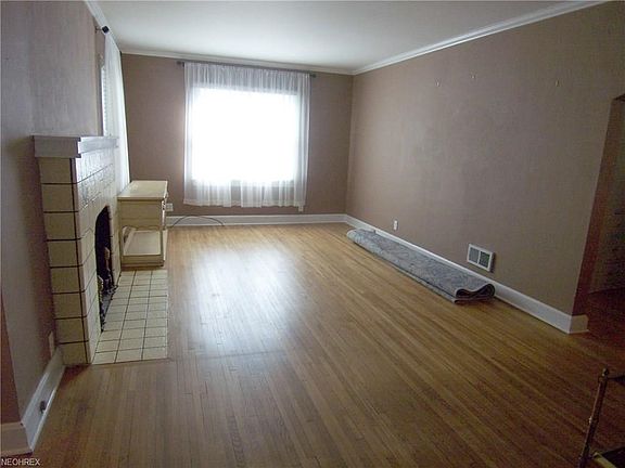 5th image of 1119 Smithfield St